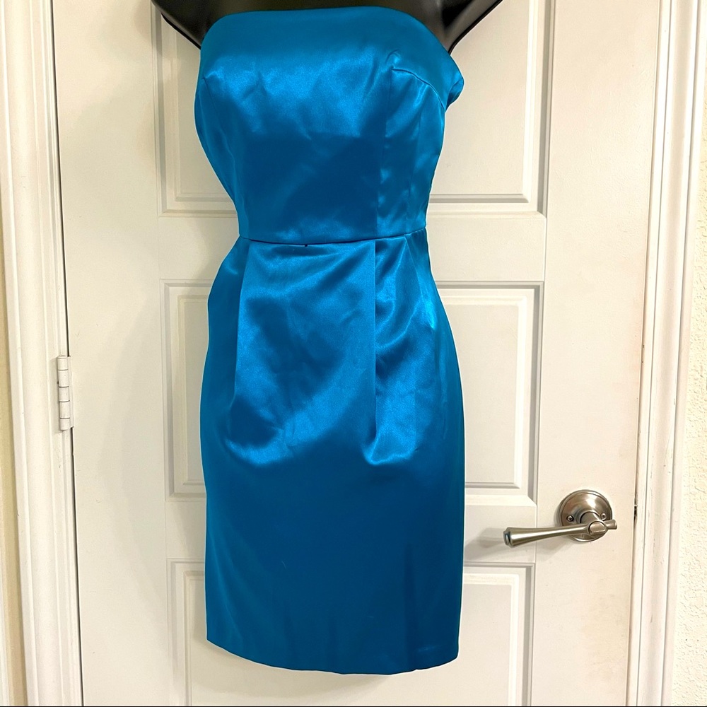 Ocean blue satin strapless dress 🦋